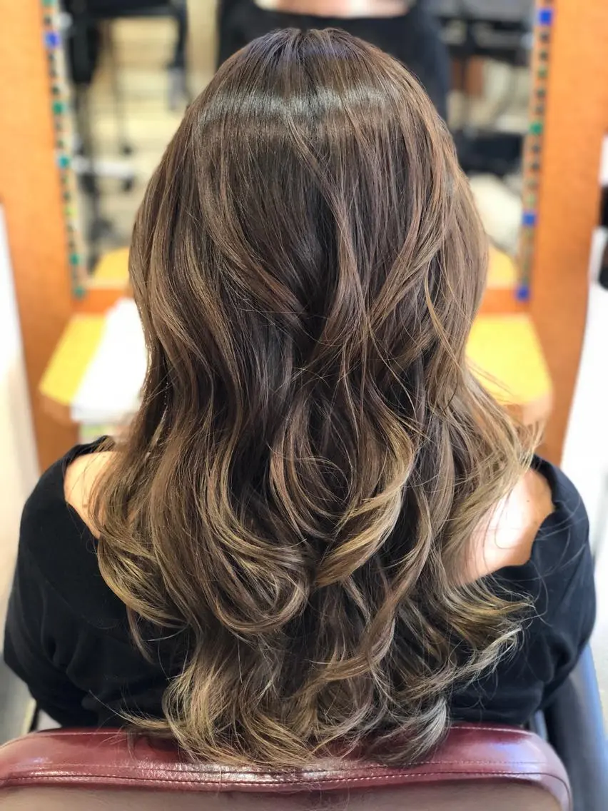 ロング カラー ハイライトカラー ハイライト 100%髪質改善特化 TRUNSのヘアスタイル