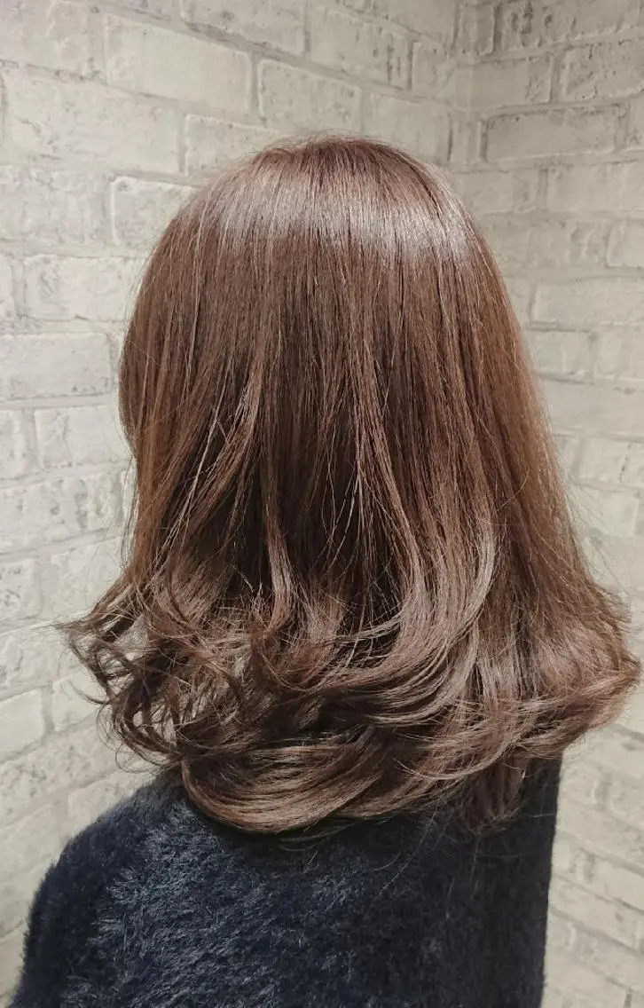 ミディアム カラー ヘアアレンジ アッシュ ラベンダーカラー ラベンダーアッシュ ヘアカラー トリートメント 秋山 幸太のヘアスタイル