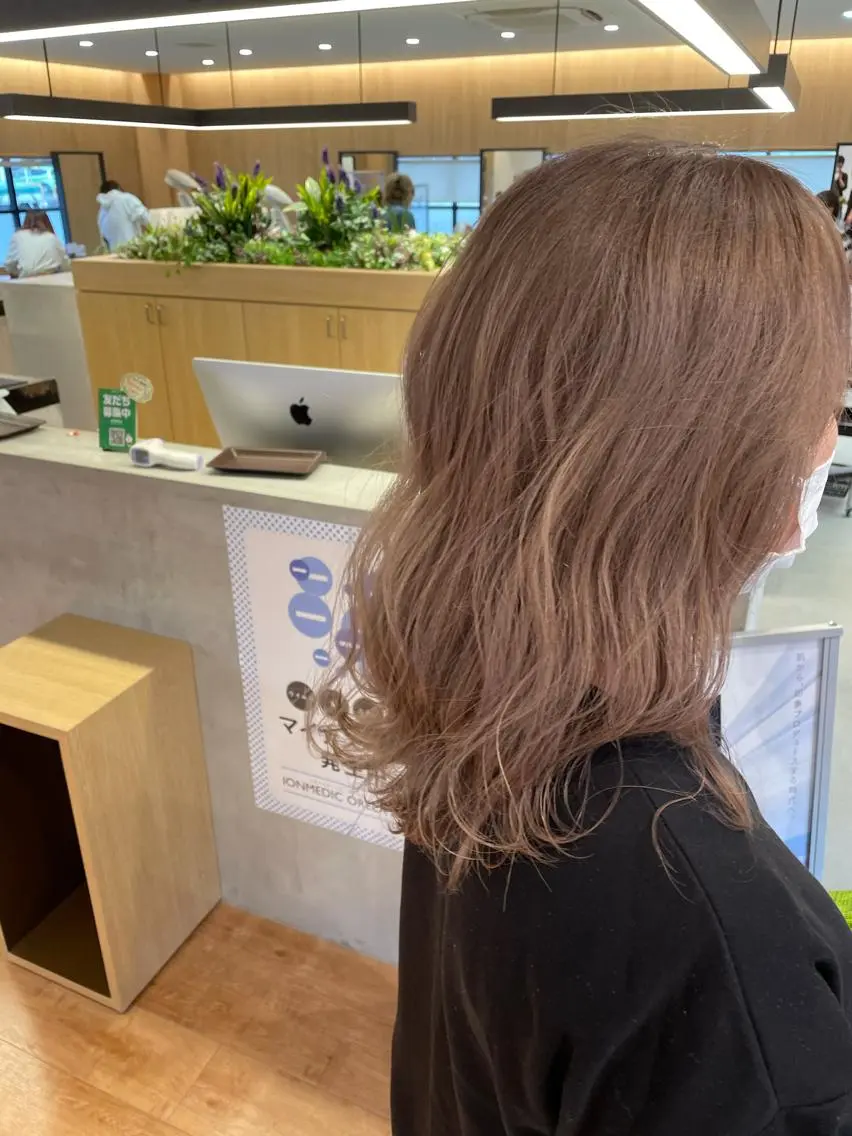 ミディアム カラー ベージュカラー ミルクティーベージュ 堀田 将輝のヘアスタイル