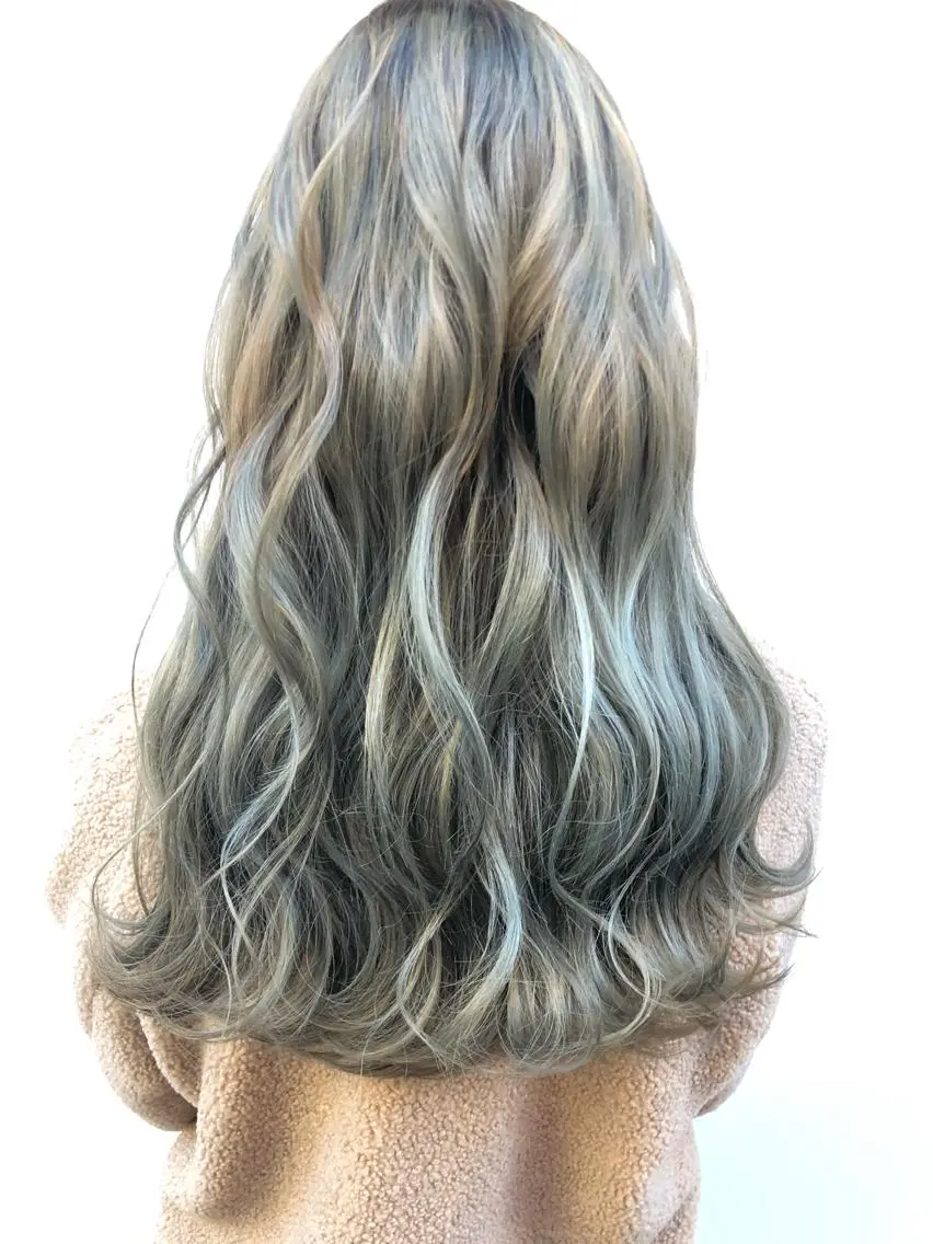 セミロング カラー 長江 諒のヘアスタイル