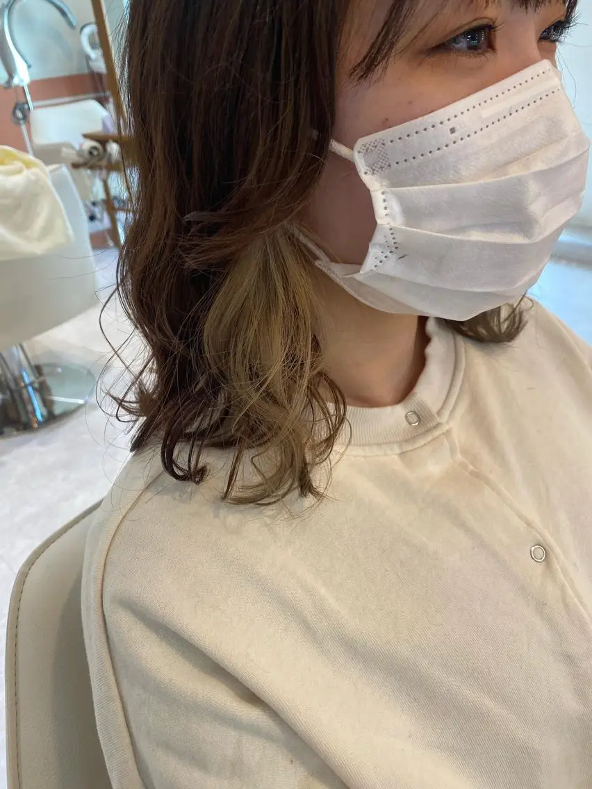 ミディアム ヘアカラー 梛木 唯のヘアスタイル