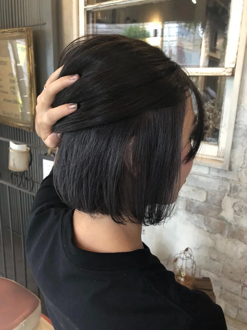 ショート カラー インナーカラー シルバー ヘアカラー トリートメント hair salon Zöld.のヘアスタイル