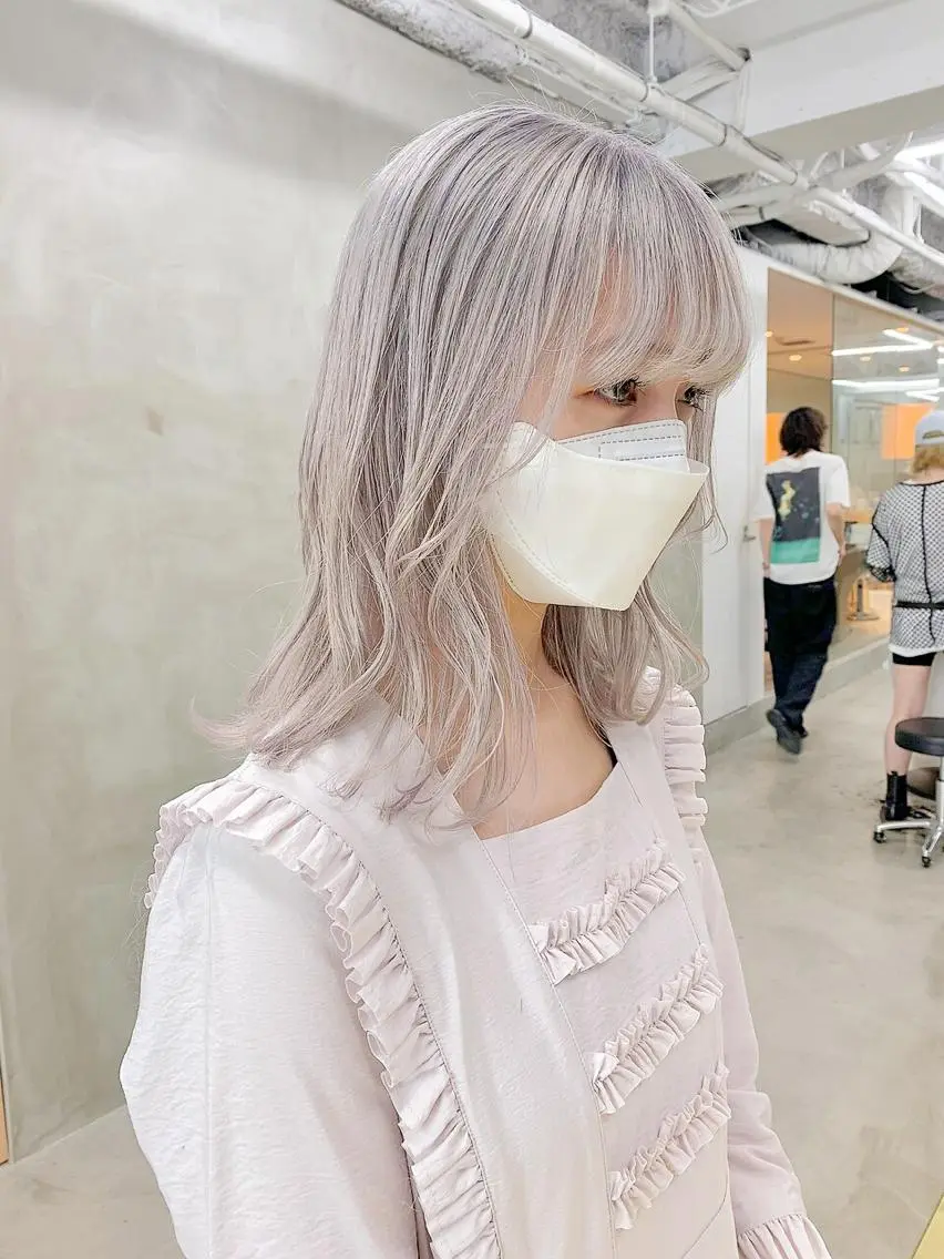 ミディアム カラー パーマ ヘアアレンジ メンズ ミディアムパーマ メンズバレイヤージュ メンズブリーチ センターパート フェードカット ヘアカラー トリートメント ハイトーン/レイヤー 🌸さくらのヘアスタイル