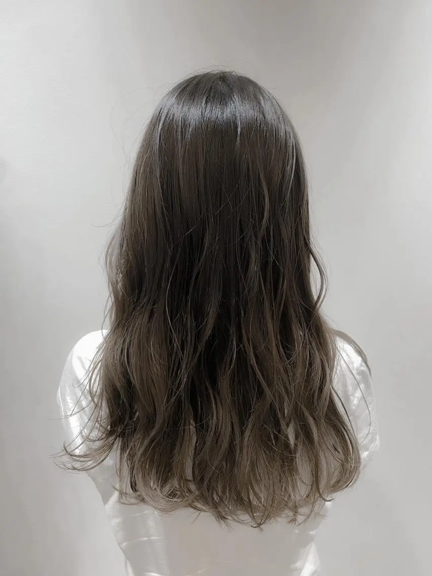 ロング ハイライト 福元友梨 ディレクター✂️のヘアスタイル