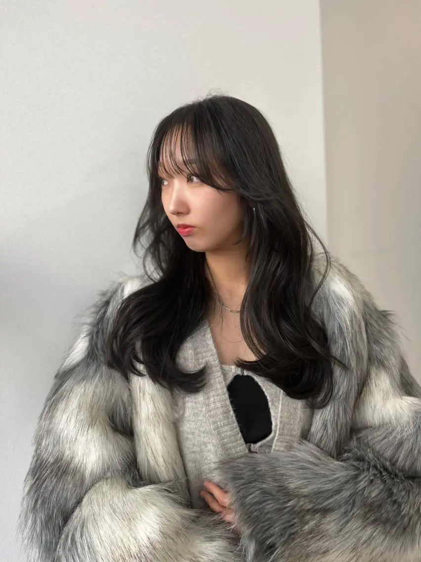 ロング 韓国ヘア レイヤーカットのヘアスタイル