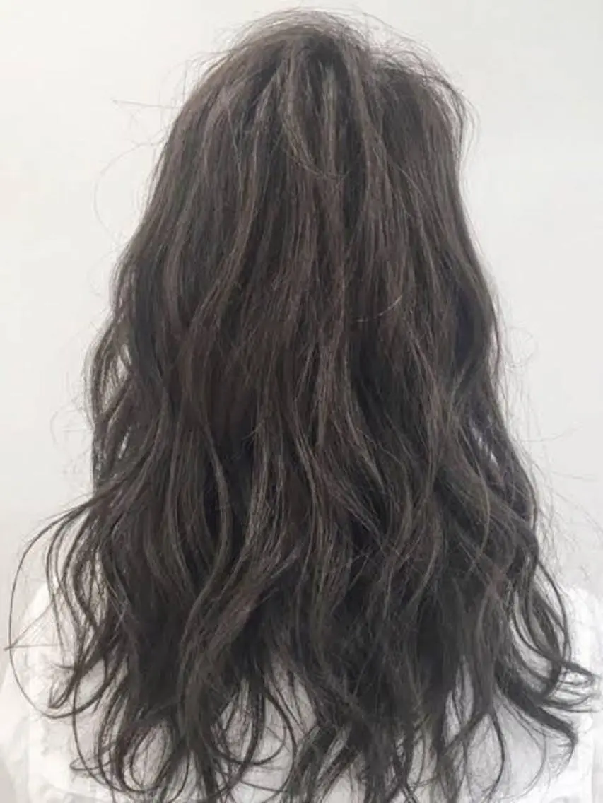 セミロング 女性指名人気no.1 尾崎のヘアスタイル