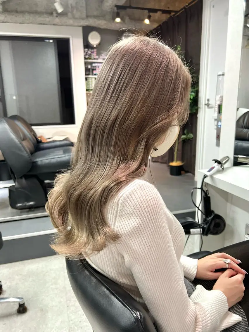 ロング カラー ヘアカラー トリートメント ハイトーン&髪質改善 &韓国エクステ🤎のヘアスタイル