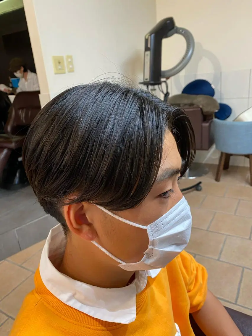 ショート カラー パーマ メンズ センターパート メンズカットパーマ ✂️ JOYAのヘアスタイル
