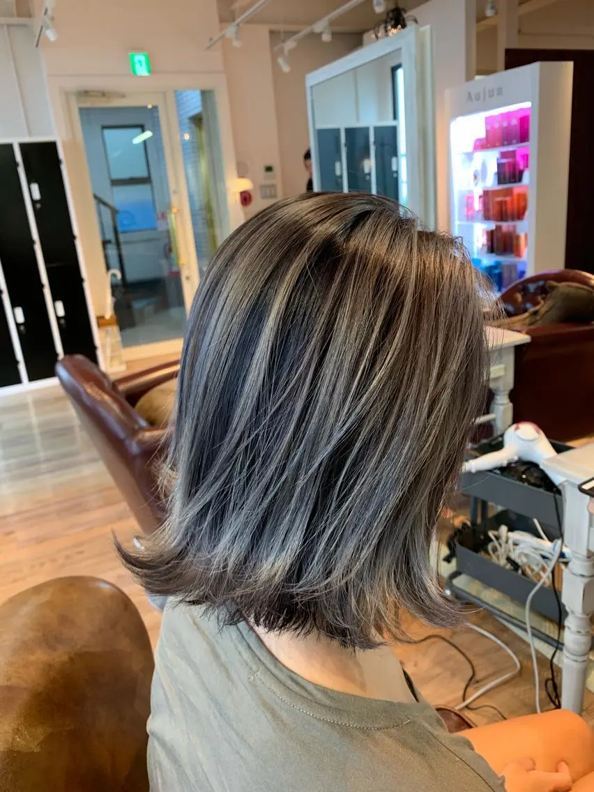 ミディアム カラー ブリーチ カット ヘアカラー アンソニー ショウゴのヘアスタイル
