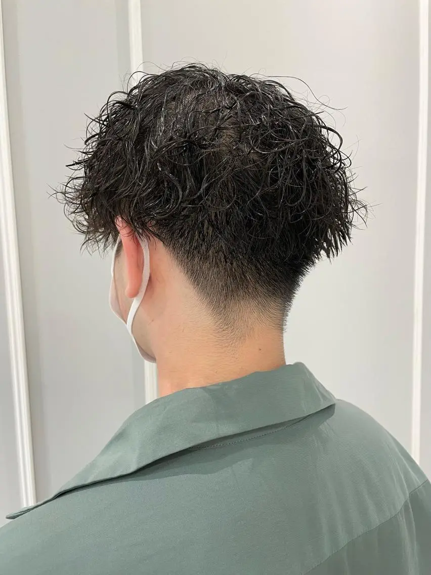 ミディアム メンズ ミディアムパーマ メンズパーマ カット パーマ 🦖鶴岡 香純🦖のヘアスタイル