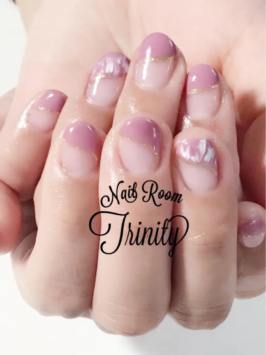 ネイル ハンドネイル Trinity ネイリストスタッフのネイルデザイン