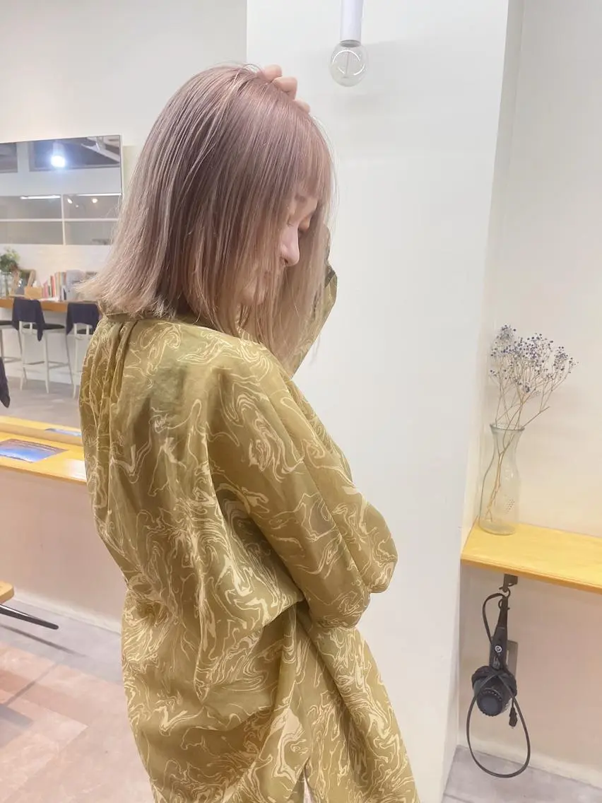 ショート カラー ベージュカラー ブリーチ ブロンド ブロンドベージュ カット ヘアカラー トリートメント 丁寧なカウンセリング 🌿KENTA🌿のヘアスタイル