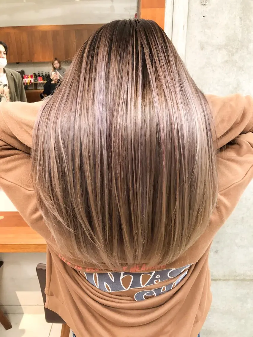 ロング レイヤーカット ロング カット ヘアカラー ハイライトバレイヤー ジュ&縮毛矯正✨櫻野のヘアスタイル