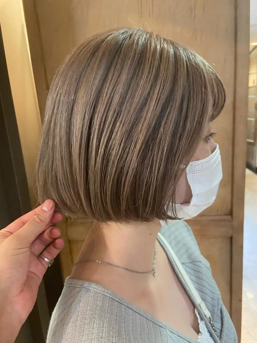 ショート カラー ブリーチ グレージュ ハイトーンカラー ヘアカラー トリートメント 松尾太樹 【pia】福岡美容室のヘアスタイル