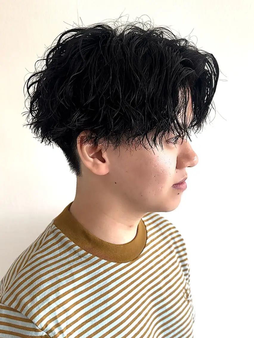 パーマ メンズ レイヤーカット/ 透カラー/ソラのヘアスタイル
