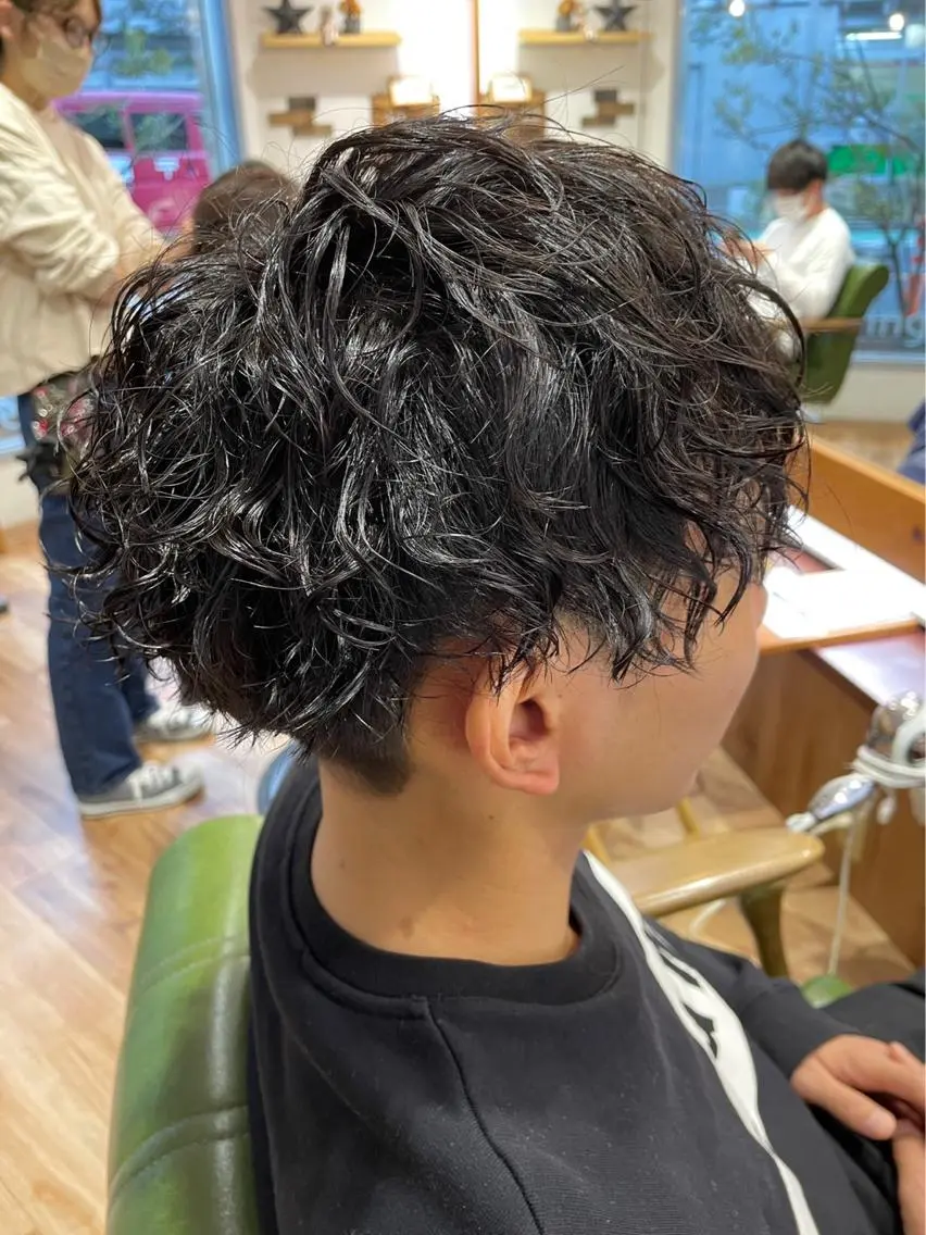 パーマ スパイラルパーマ カット パーマ 透明感ブリーチ ハイトーンウエダのヘアスタイル
