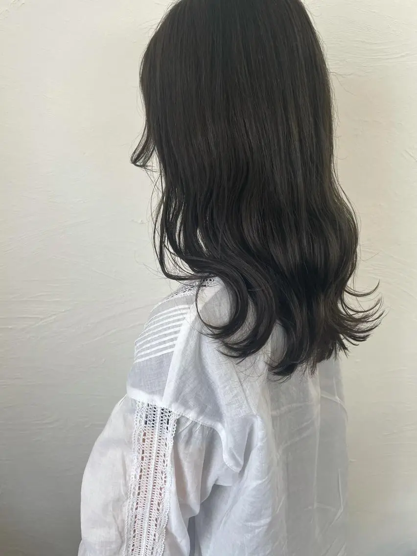 ロング カラー アッシュ アッシュグレー カット ヘアカラー トリートメント 河野 満月のヘアスタイル