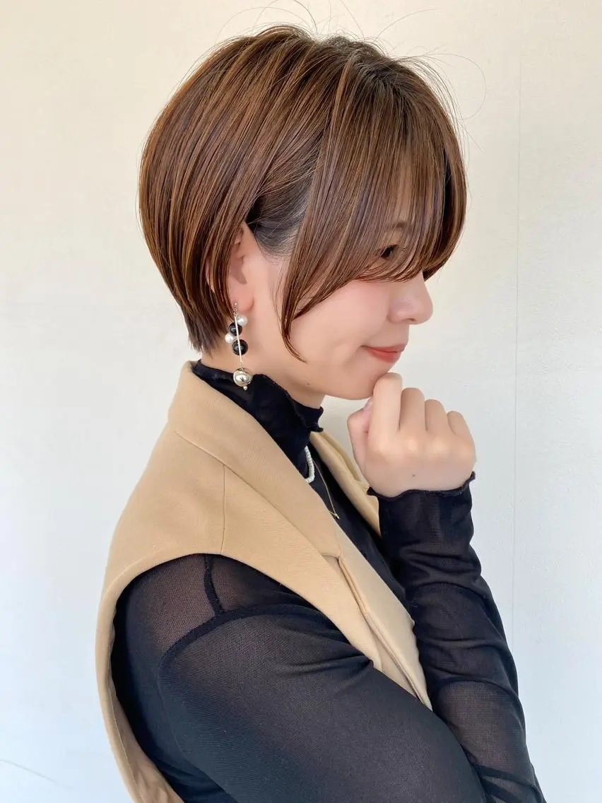 ショート カラー ブリーチ ケアブリーチ ダブルカラー ハイライトカラー イルミナカラー 中北篤志 ショートボブのヘアスタイル