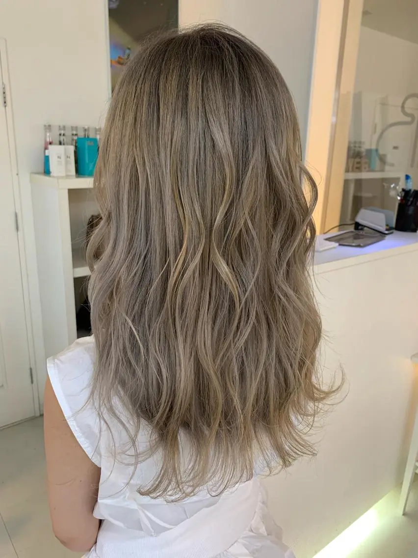 カラー 渡辺 健太のヘアスタイル