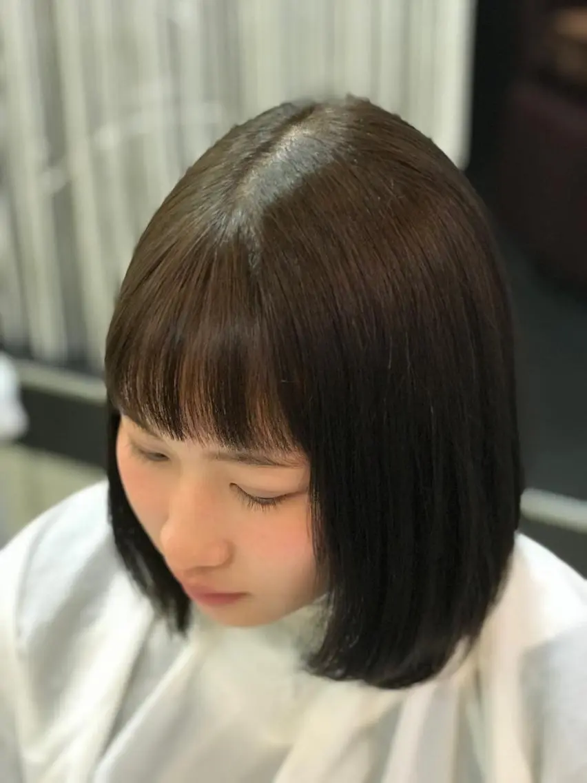 ミディアム カット 縮毛矯正 トリートメント 渋谷宮益坂 omoのヘアスタイル