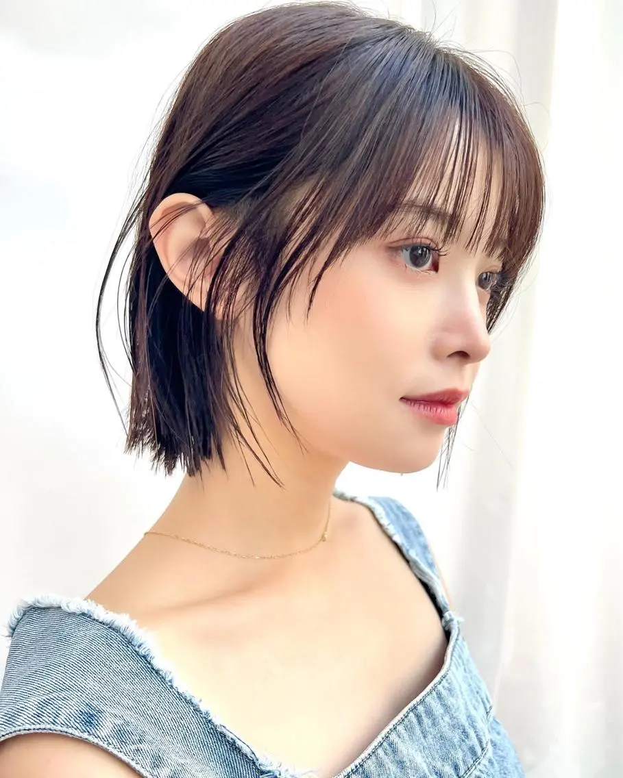 ミディアム カラー 切りっぱなしボブ ブリーチ グレージュ ボブ レイヤーカット カット ヘアカラー トリートメント レイヤー専門家 ダブルカラー修のヘアスタイル