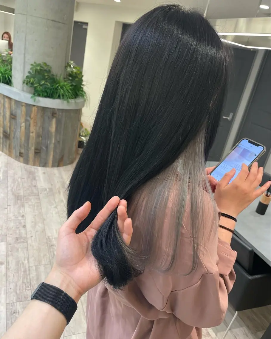 セミロング ヘアカラー Loob.TOKYO MIYA🌈のヘアスタイル