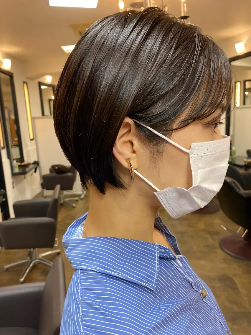 ショート カラー ショートボブ 丸みショート アッシュ 透明感カラー ボブ カット ヘアカラー トリートメント ボブ/縮毛矯正/ レイヤー/塚田のヘアスタイル
