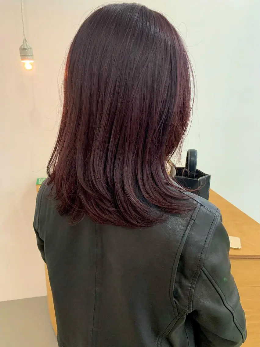 ミディアム カラー 切りっぱなしボブ ミディアムパーマ ボブ くせ毛 レイヤーカット Spiel KOMOのヘアスタイル