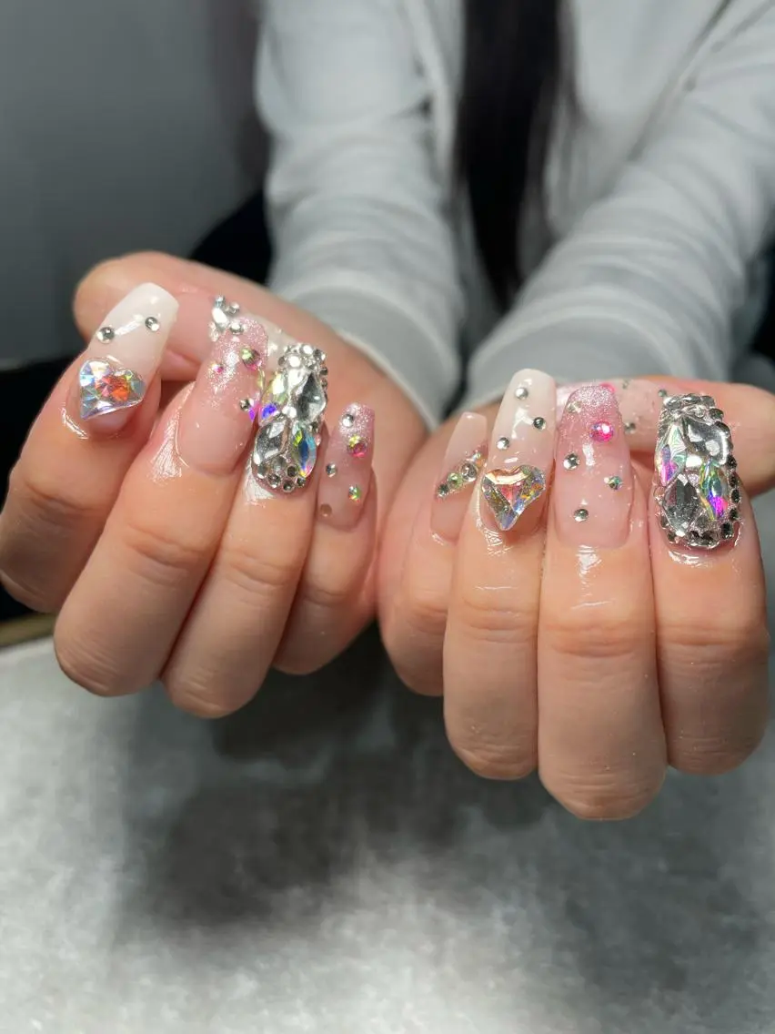ネイル 持ち込み Raviliss ♡のネイルデザイン