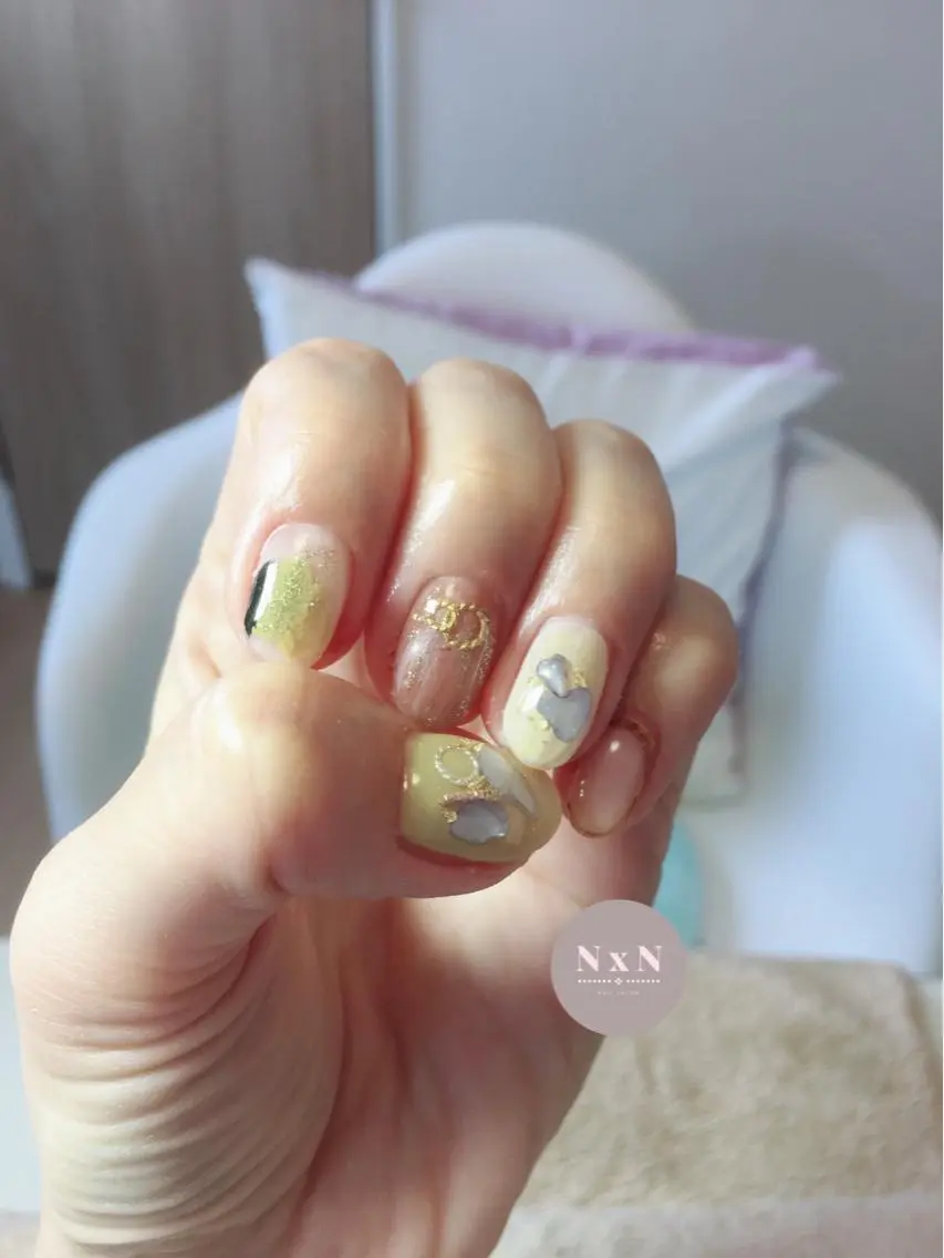 ネイル べっ甲ネイル ジェルネイル ピスタチオネイル ぷっくりネイル ストーンネイル nail salon N×Nのネイルデザイン