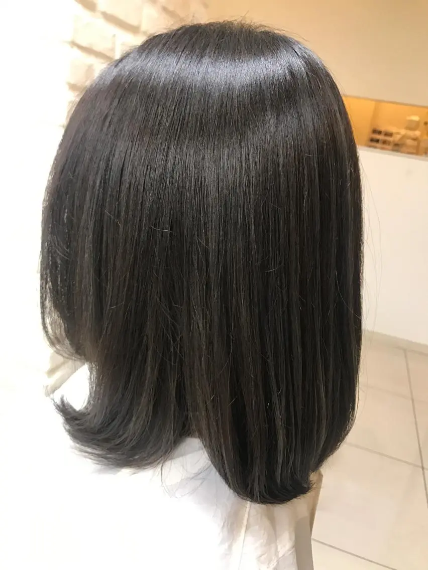 セミロング カラー アッシュ ブルーカラー ブルーアッシュ 透明感カラー グラデーションカラー 【暖色カラー特化】 中山由梨のヘアスタイル