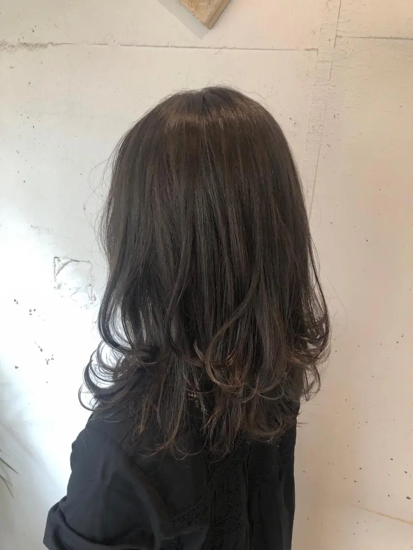 セミロング カラー ベージュカラー ひろせ かなのヘアスタイル