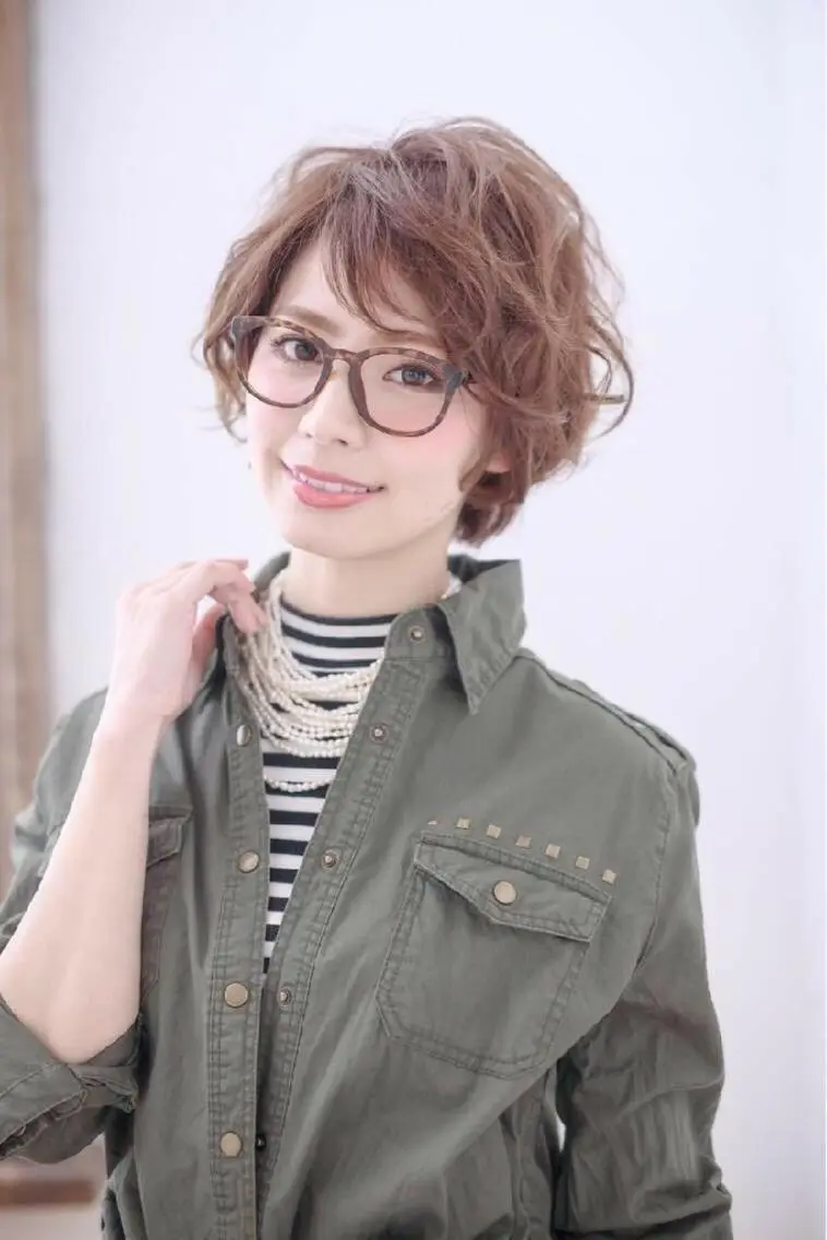 ショート 🇰🇷韓国風艶髪✨ 髪質改善 倉岡しおんのヘアスタイル