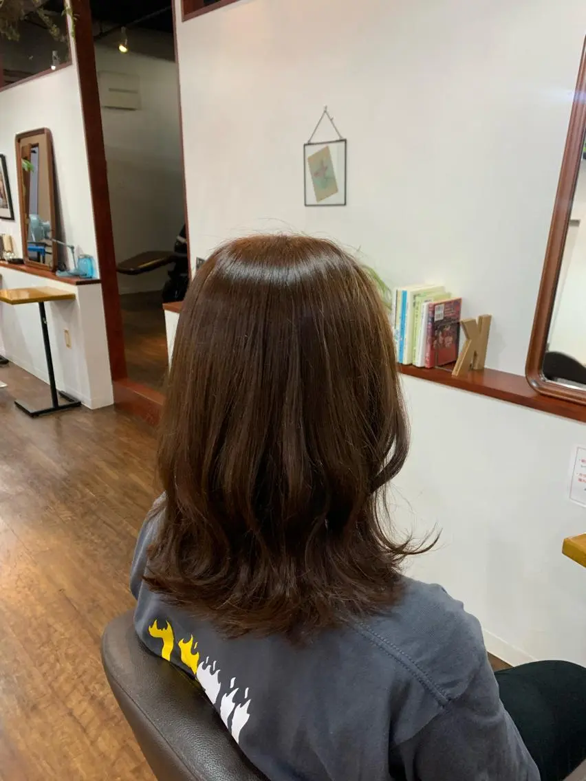 カラー 橋本 愛唯のヘアスタイル