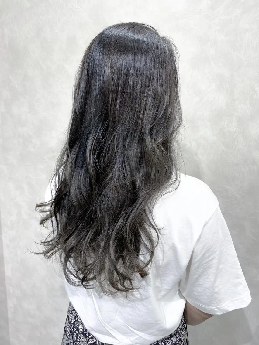 ロング カラー アッシュ アッシュグレー ブリーチ ダブルカラー ヘアカラー トリートメント 丹羽 隼人/髪質改善 /韓国ヘア🇰🇷のヘアスタイル