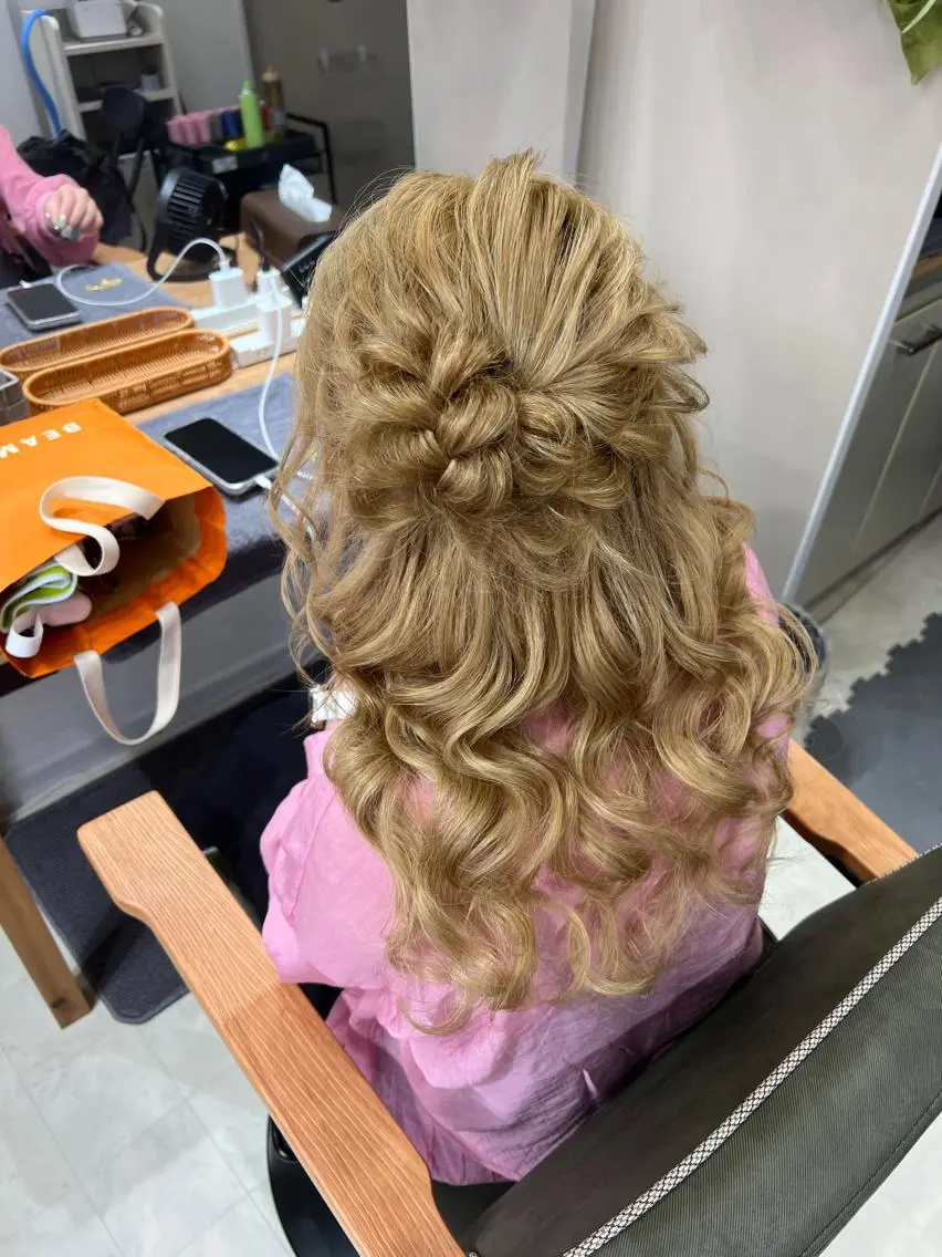 ロング ヘアアレンジ ハーフアップ お団子ヘア 山室 敬義のヘアスタイル