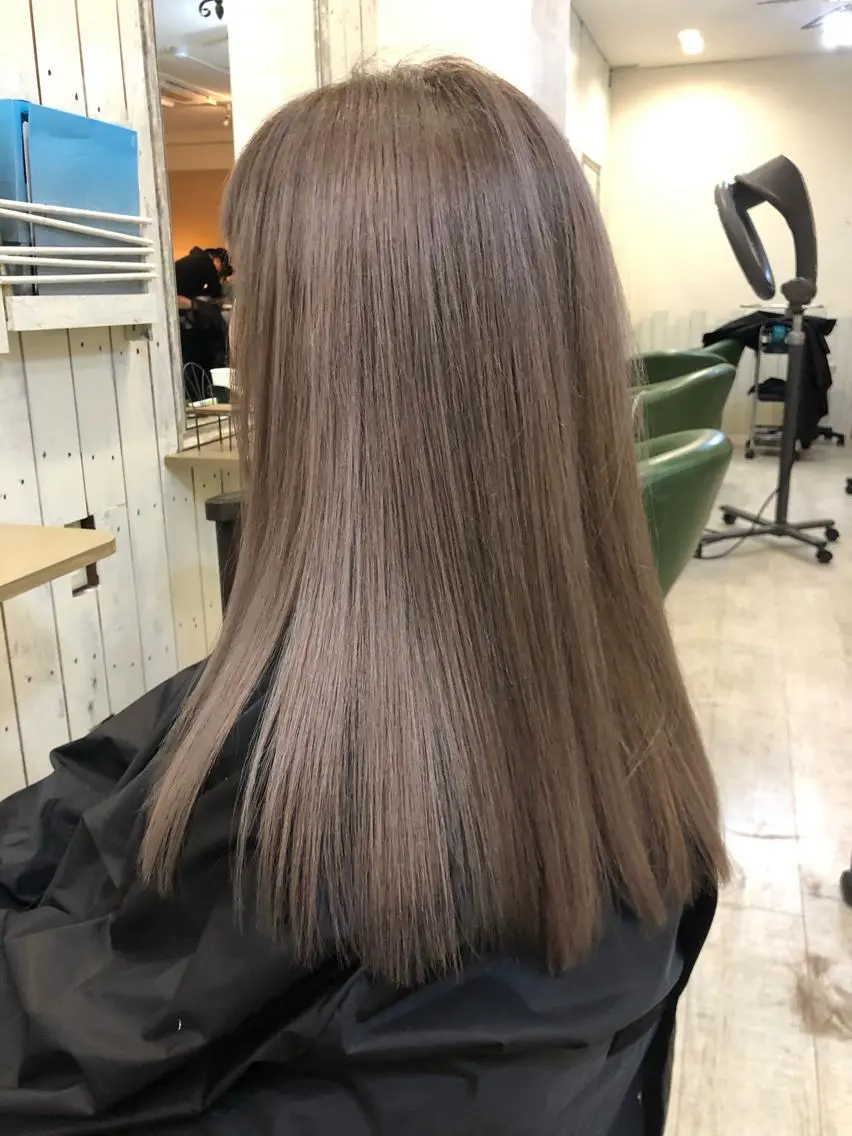 セミロング カット ヘアカラー 韓国レイヤー外国人風 透明感カラー髪質改善のヘアスタイル