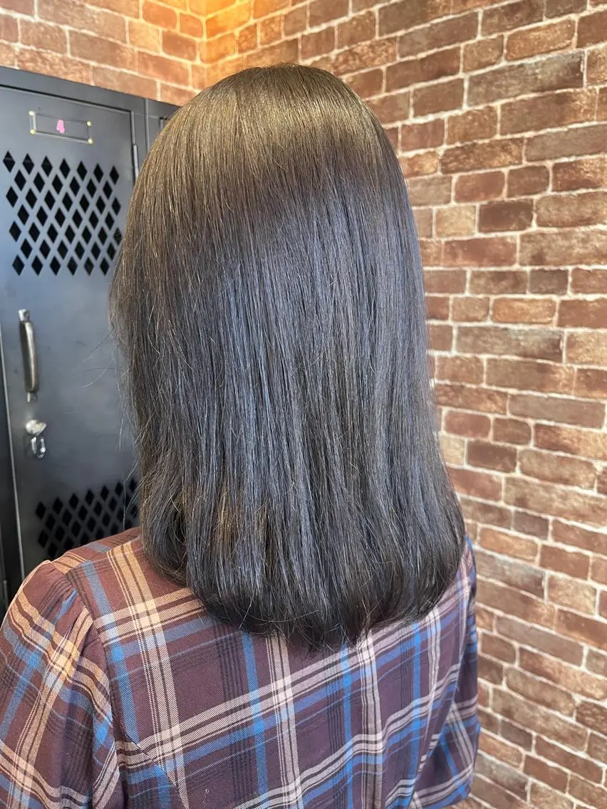 ミディアム カラー パーマ ヘアアレンジ メンズ キッズ ネイル マツエク・マツパ アイブロウ ミディアムパーマ メンズハイライト メンズパーマ ブラウンカラー ケアカラー 久木原 ゆりのヘアスタイル