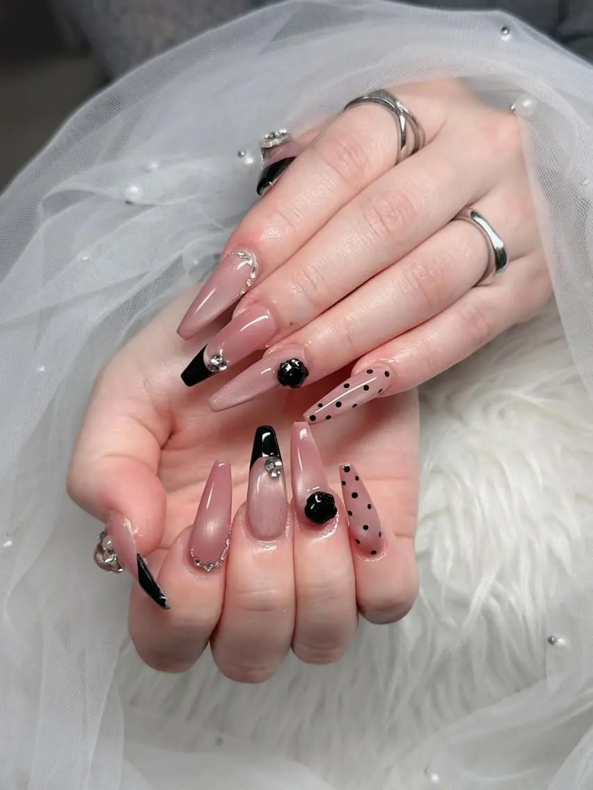 ネイル フレンチネイル ジェルネイル ハロウィン 韓国ネイル マグネットネイル ハンドネイル H.baby Nail Salonのネイルデザイン