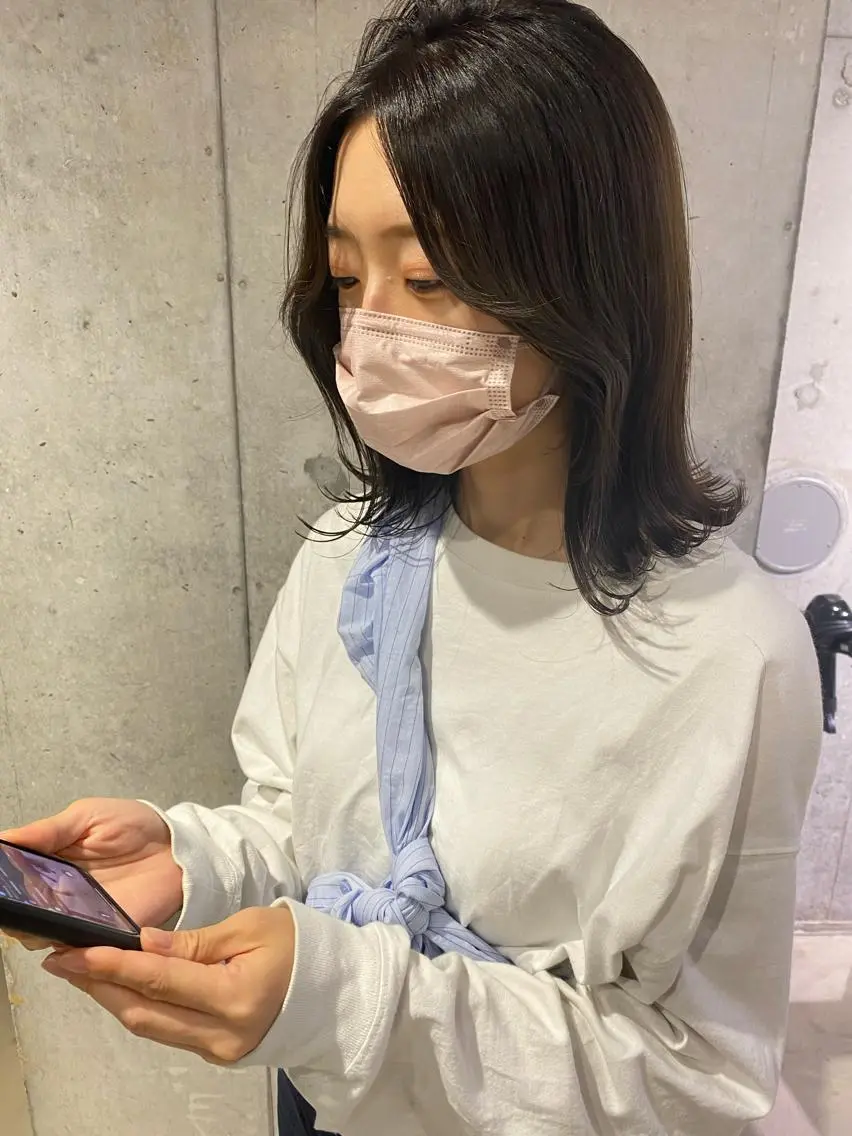 ミディアム カラー ベージュカラー オリーブベージュ ボブ くびれヘア 外国人対応 佐久間のヘアスタイル