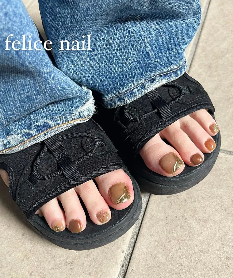 ネイル ブラウン フットネイル ミラーネイル ニュアンスネイル 夏ネイル felice nailのネイルデザイン