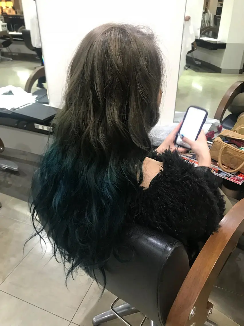 ロング カラー ヘアアレンジ グラデーションカラー 烏山 達也のヘアスタイル