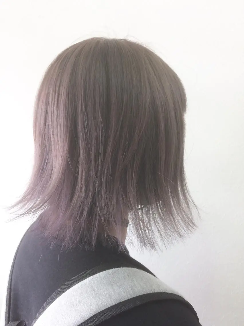 ミディアム アッシュ 最高級エクステ /羽エクステ白石宇由のヘアスタイル