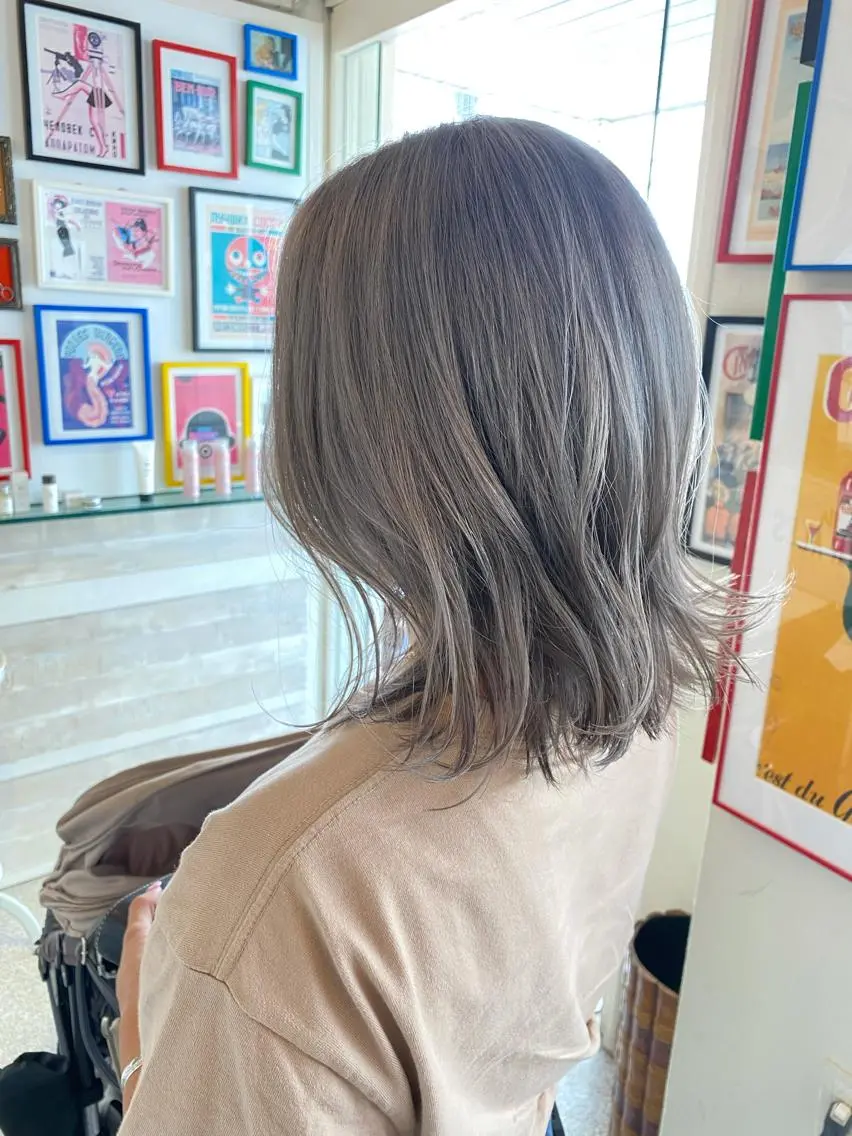 セミロング カラー エクステ ハイトーン 💭黒崎ハルカのヘアスタイル