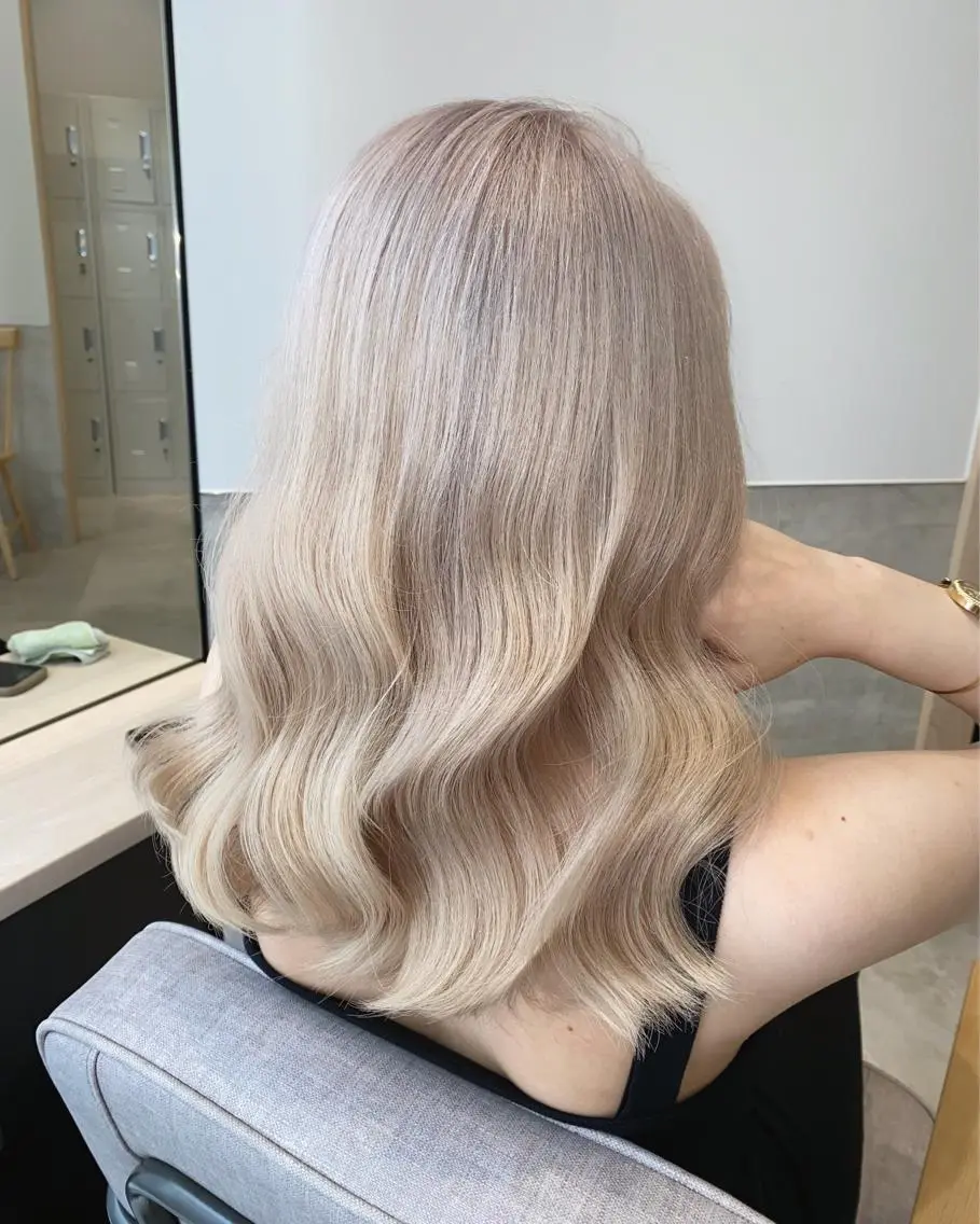 ミディアム カラー ✨ブリーチ無し 透明感HIDEのヘアスタイル