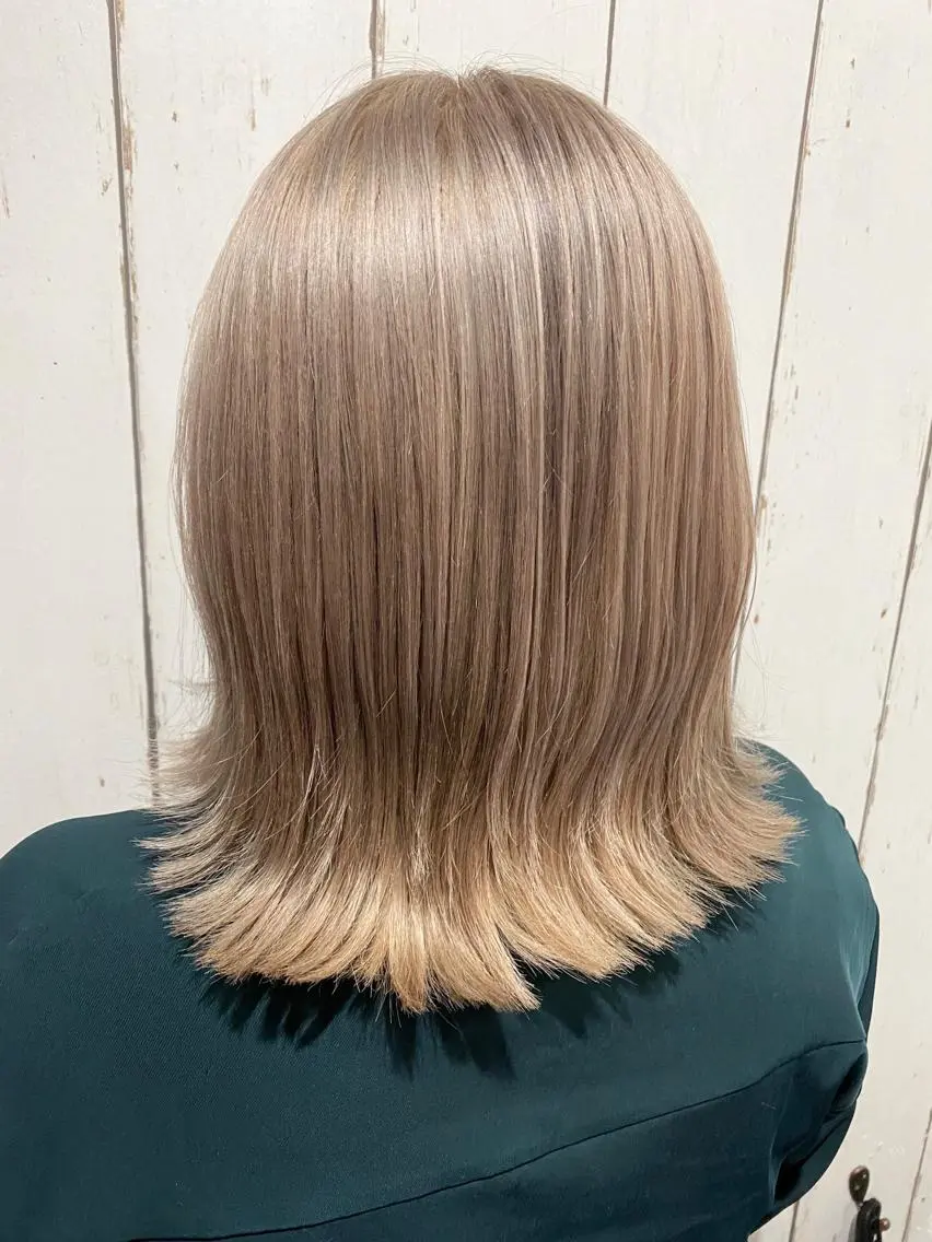 ショート カラー パーマ ヘアアレンジ アッシュ バレイヤージュ ベージュカラー ブリーチ 透明感カラー 👑指名率No.1 👑坂口飛翔のヘアスタイル