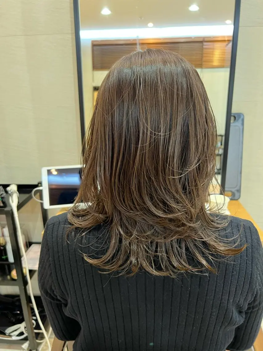 セミロング レイヤーカット メンズカット曲がる 縮毛矯正佐々木タクマのヘアスタイル