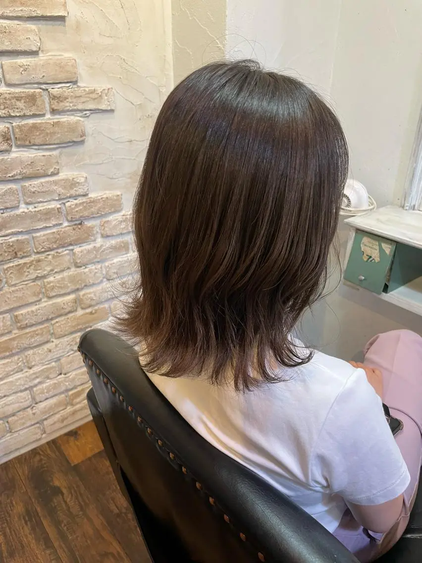 ミディアム Babylone 飯尾 香音のヘアスタイル
