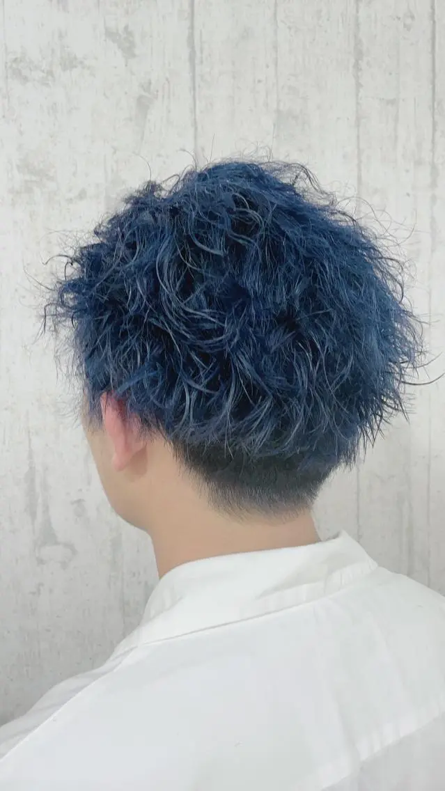 ショート カラー ブルーカラー Hitotose代表 中島和樹のヘアスタイル