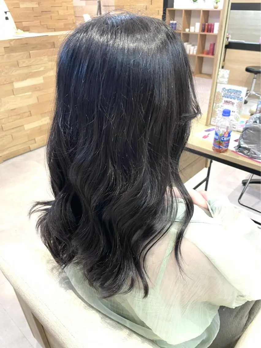 ロング カラー 黒髪 ブルーカラー ブルーブラック 透明感カラー Lowha_ageo 💐Fuzukiのヘアスタイル